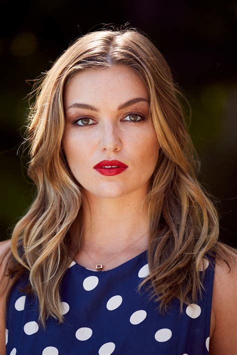 lili simmons.|lili simmons photos.